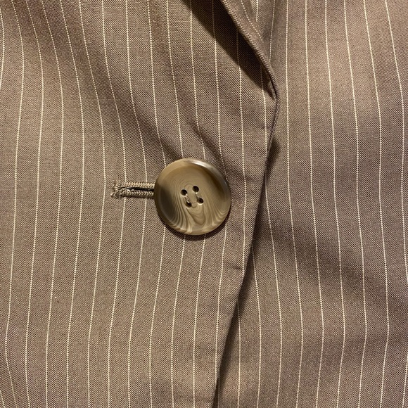 EUC Ann Taylor short sleeved blazer - Picture 3 of 7